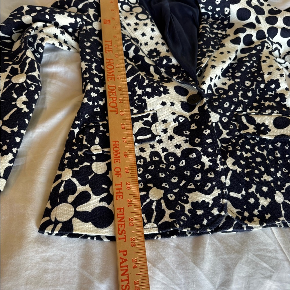 Trina Turk Navy White Floral Blazer Size 4 NWOT - Picture 9 of 9